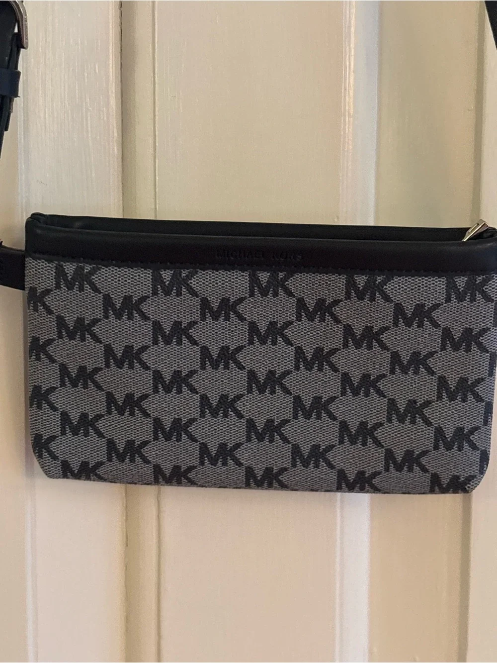 This Michael Kors MK Signature Logo Belt Bag / Fanny Pack NWOT